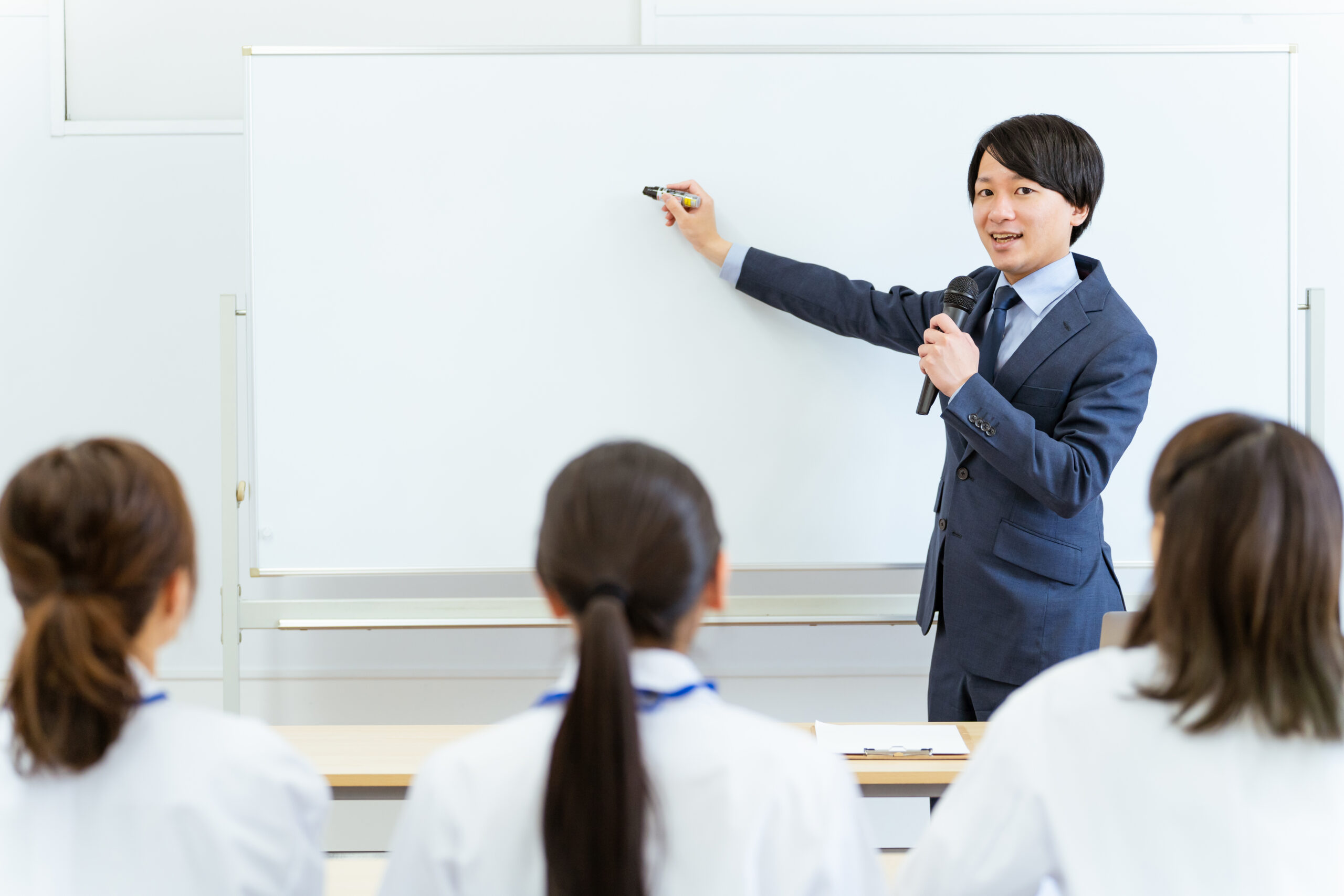 講師による企業向けデータ分析研修
